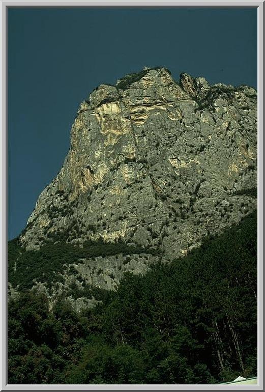 Monte Garsole, der Klettersteig liegt im rechten Wandbereich