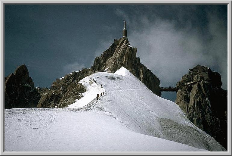 Aiguille du Midi, Aufstieg zur Seilbahnstation