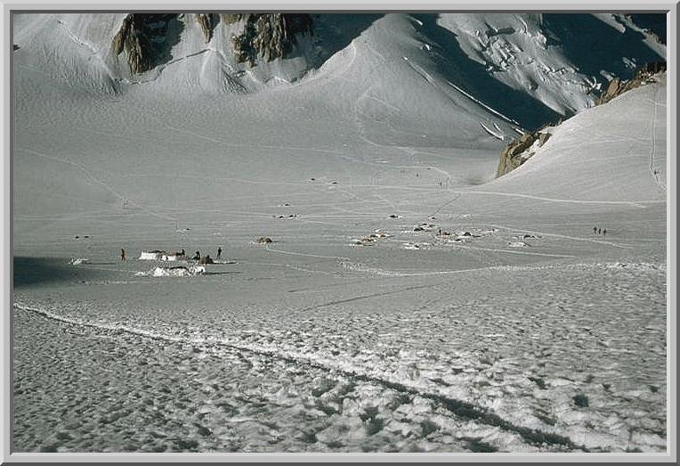Zelten auf dem Glacier Du Geant