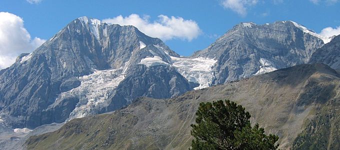 Königsspitze links und Monte Zebru rechts, August 2003